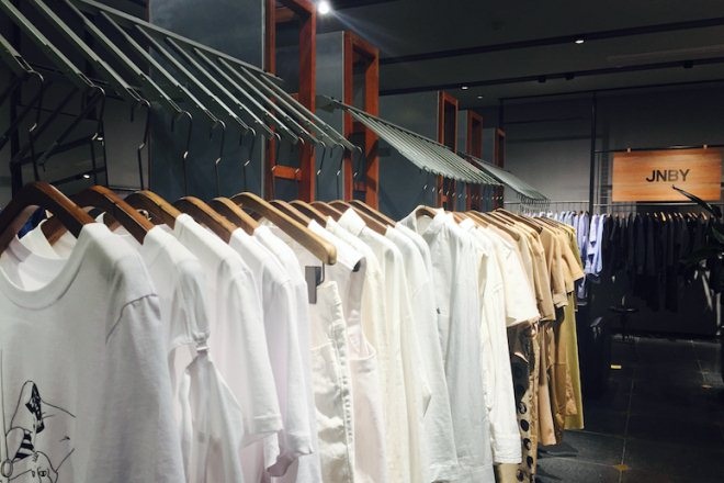 加码男装市场 JNBY江南布衣推出全新品牌SAMO(图1) 加码男装市场 JNBY江南布衣推出全新品牌SAMO